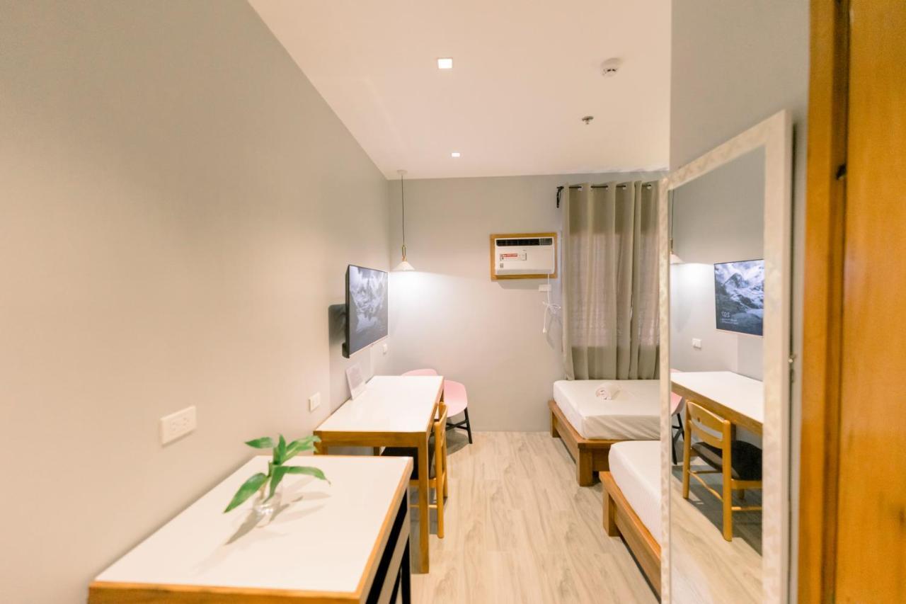 Madonna Hometel And Suites New Pandan Panabo Exterior foto